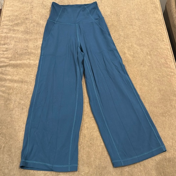 Lululemon Align Wide Leg crop pant. 21inches inseam. Color- teal. Size- 0 - Picture 1 of 6